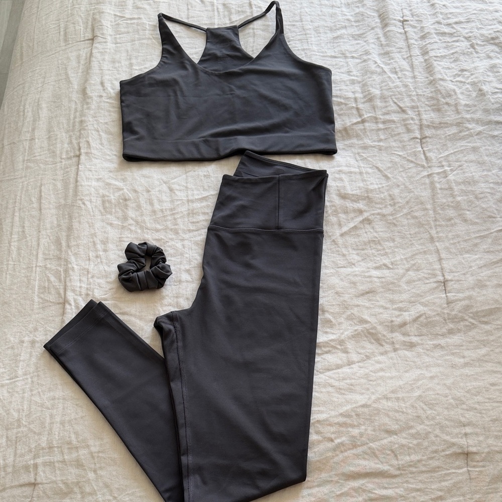 Girlfriend Collective Gray Sports Bra Leggings Scrunchie Set Float Fabric NWOT